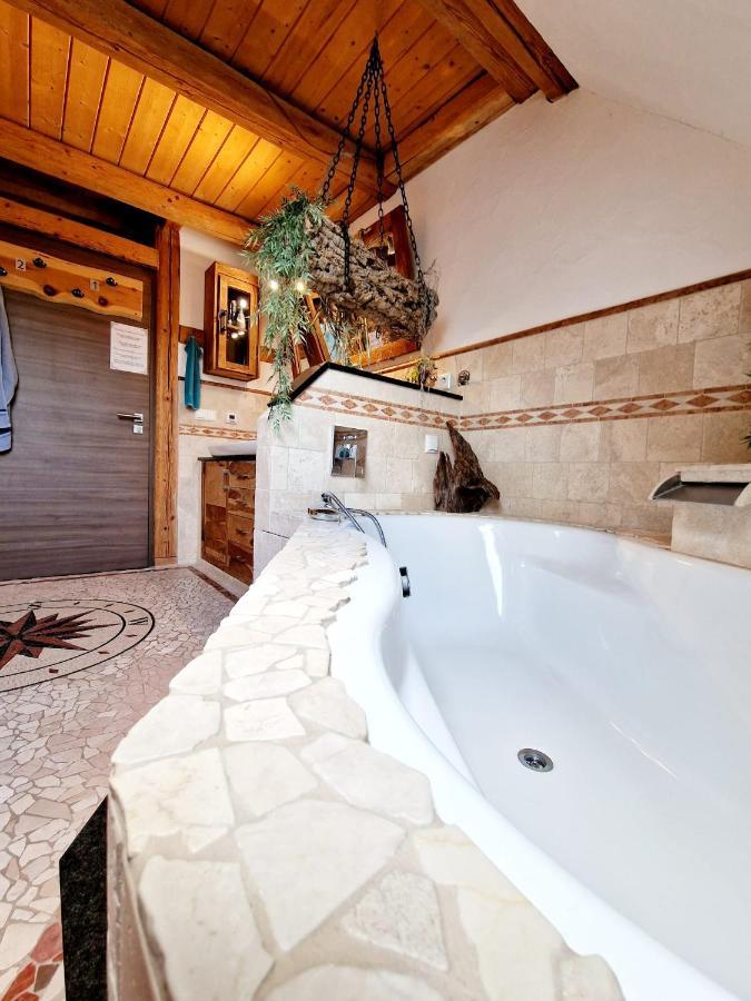 Wood & Stone Lodge 1 Донауэшинген Экстерьер фото
